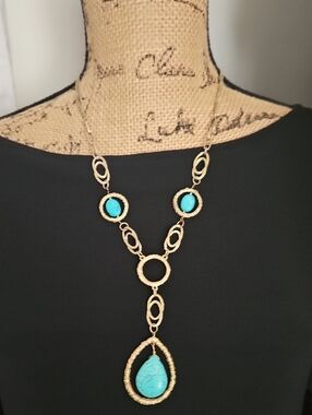 GAROLD C MILLER, Blue Howlite Necklace.